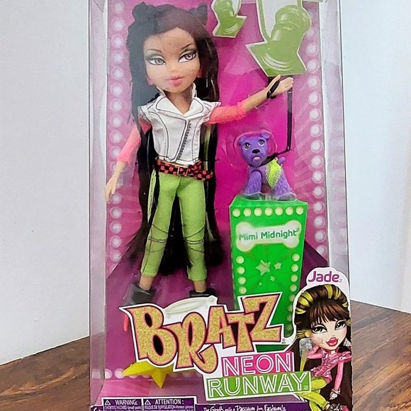 BRATZ NEON RUNWAY JADE - Picture 2 of 4